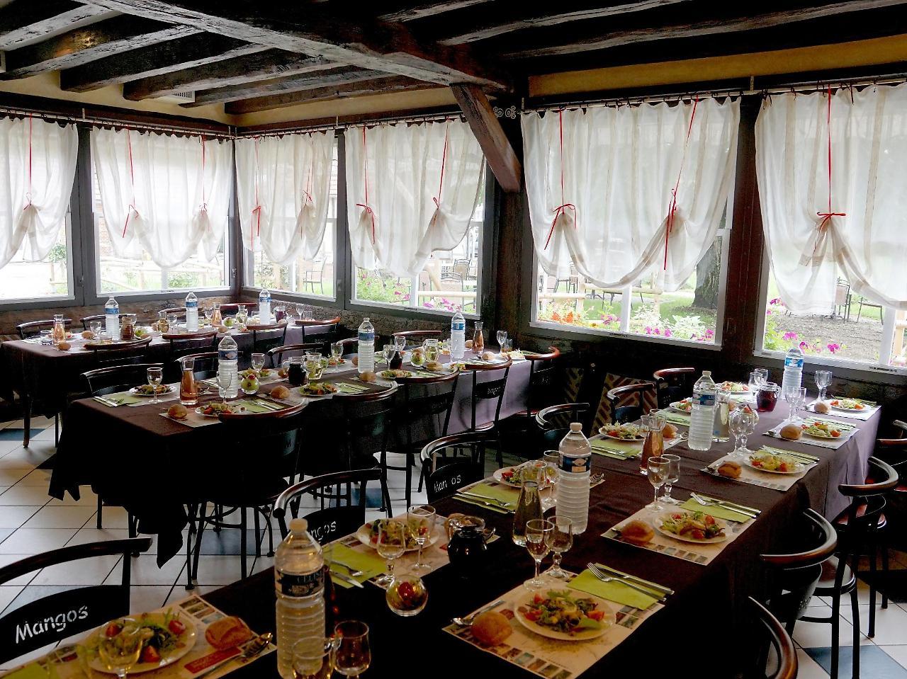 Hotel Restaurant La Sauldraie Salbris Exterior photo